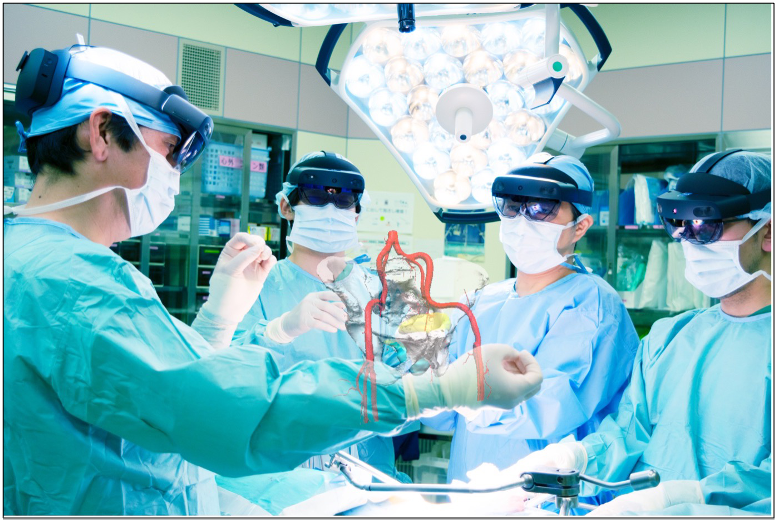 写真：VRで臓器や血管を確認しながら手術する様子